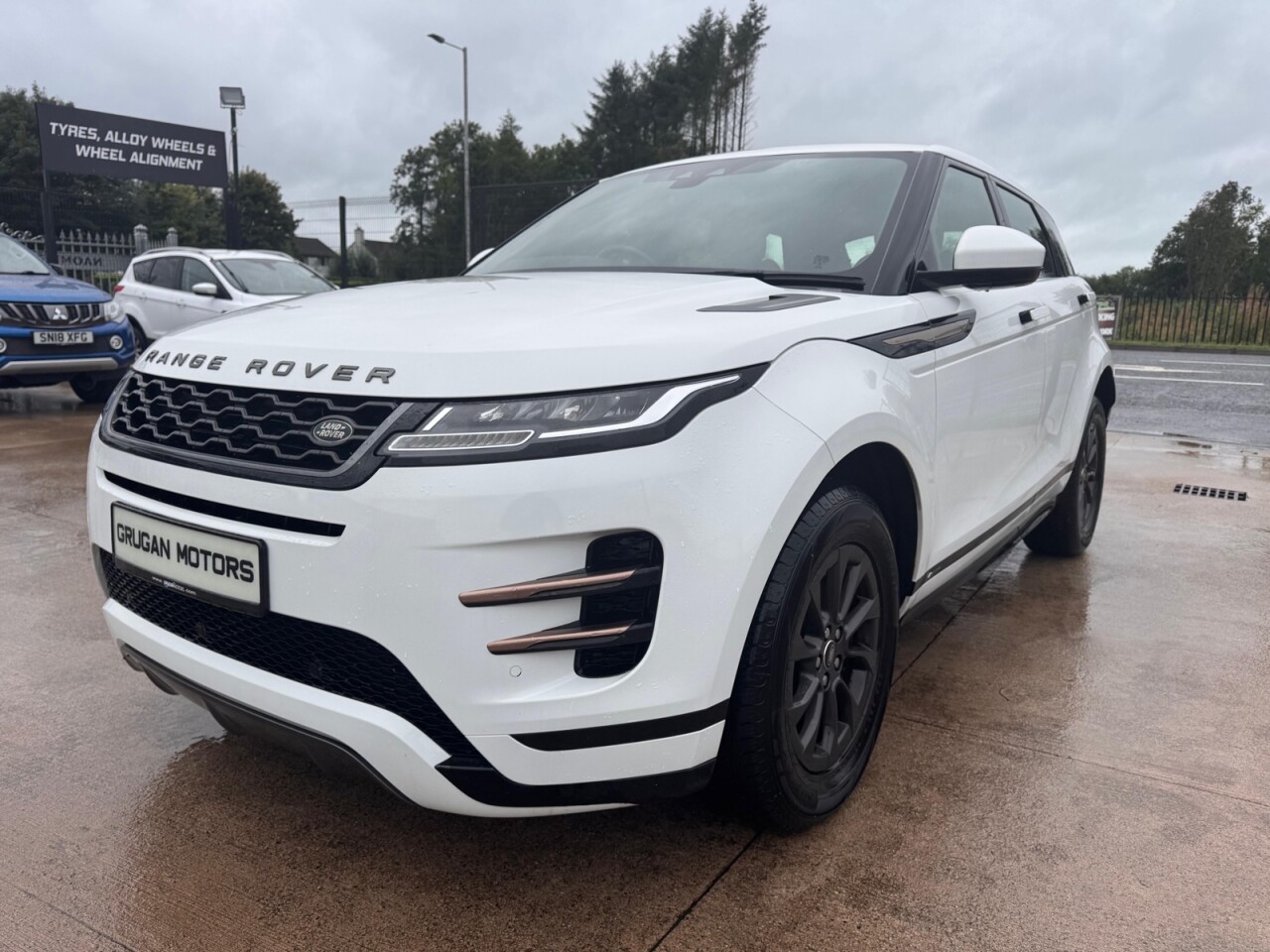2019 LAND ROVER RANGE ROVER EVOQUE 2.0 D150 R-Dynamic SUV 5dr Diesel Manual FWD Euro 6 (s/s) (150 ps) - vehicle photo 6 for sale on PureCar