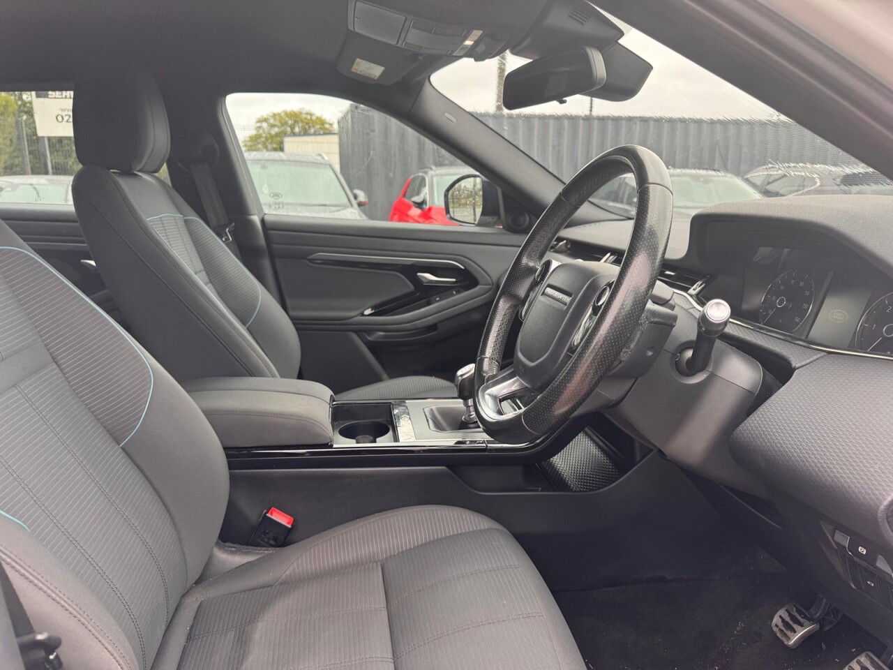 2019 LAND ROVER RANGE ROVER EVOQUE 2.0 D150 R-Dynamic SUV 5dr Diesel Manual FWD Euro 6 (s/s) (150 ps) - vehicle photo 9 for sale on PureCar