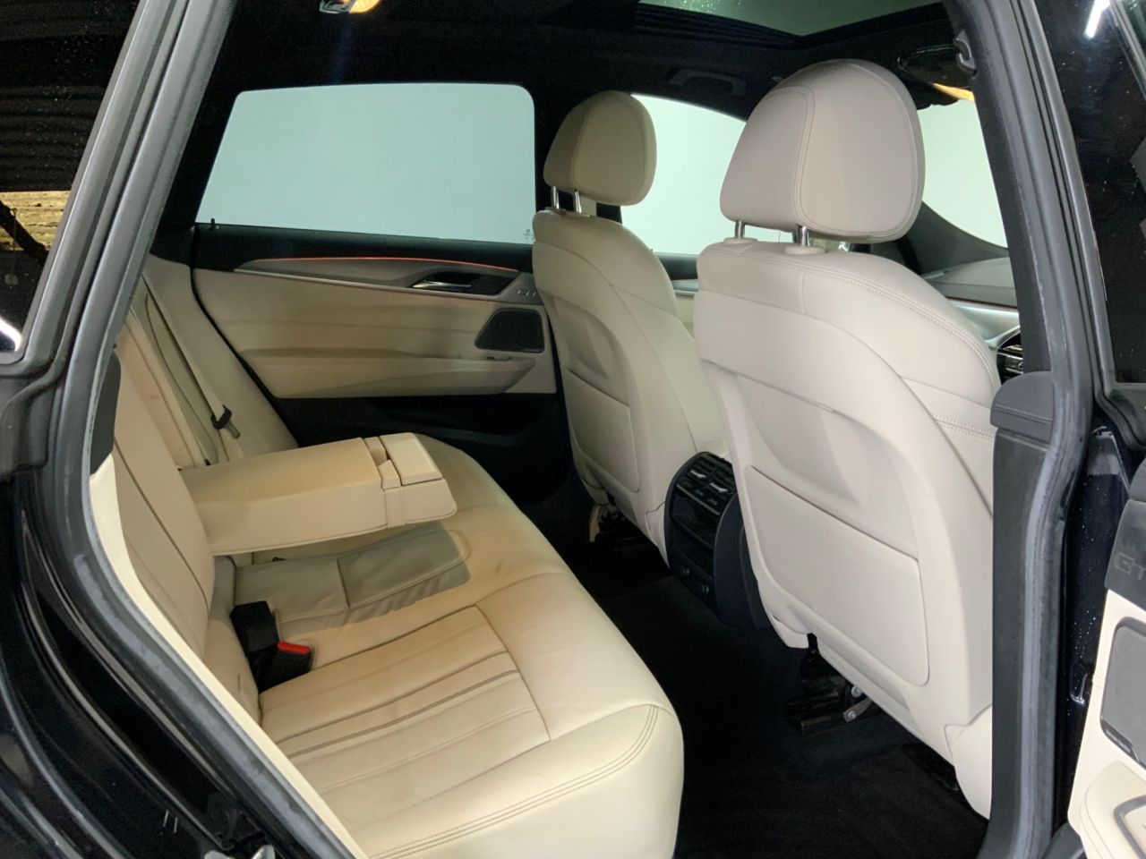 2018 BMW 6 SERIES GRAN TURISMO 3.0 630d M Sport GT 5dr Diesel Auto xDrive Euro 6 (s/s) (265 ps) - vehicle photo 11 for sale on PureCar