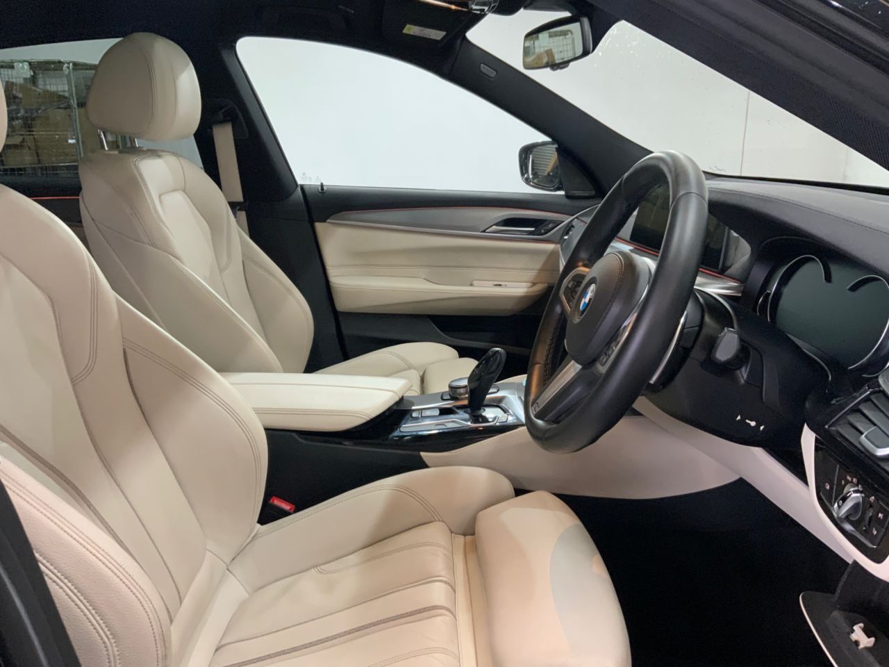 2018 BMW 6 SERIES GRAN TURISMO 3.0 630d M Sport GT 5dr Diesel Auto xDrive Euro 6 (s/s) (265 ps) - vehicle photo 20 for sale on PureCar