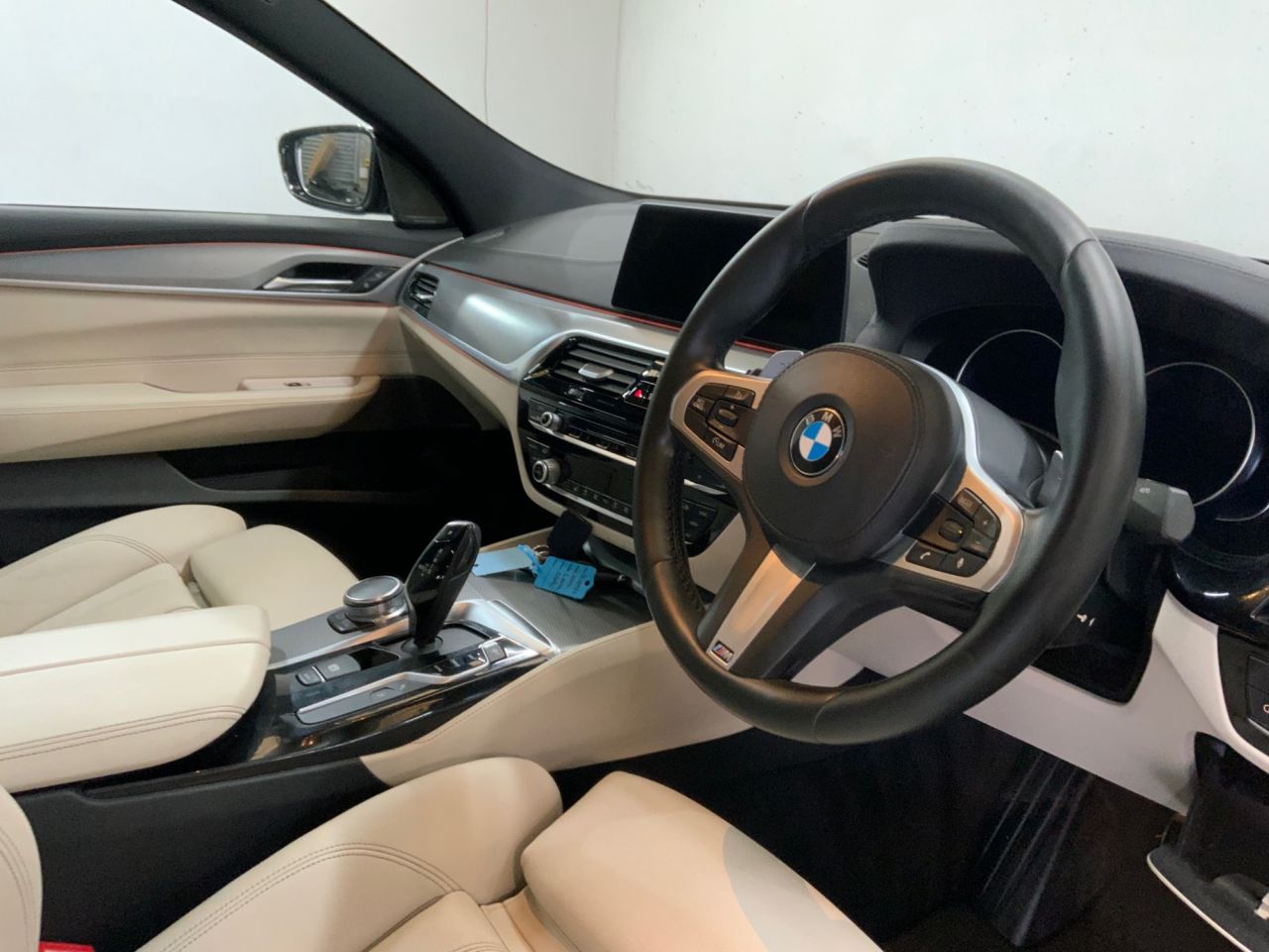 2018 BMW 6 SERIES GRAN TURISMO 3.0 630d M Sport GT 5dr Diesel Auto xDrive Euro 6 (s/s) (265 ps) - vehicle photo 24 for sale on PureCar