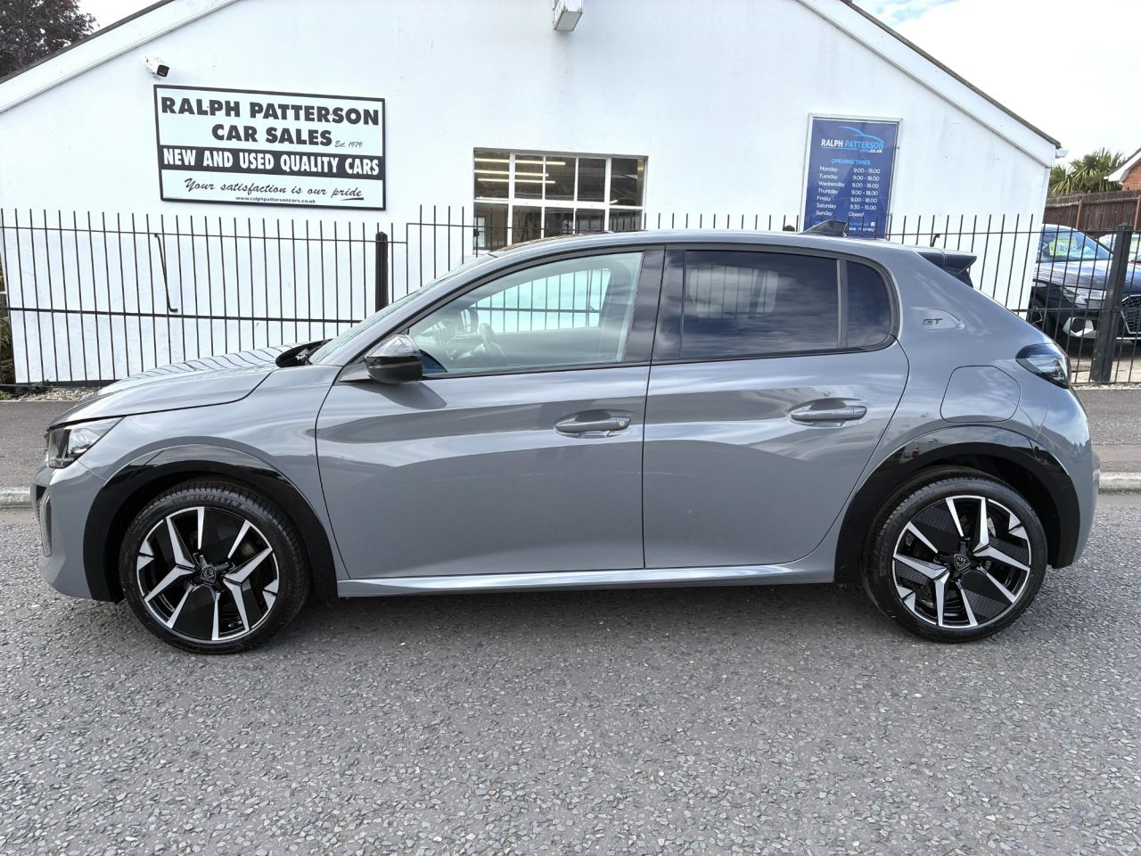2025 PEUGEOT 1.2 PureTech GT Hatchback 5dr Petrol Manual Euro 6 (s/s) (100 ps) - vehicle photo 2 for sale on PureCar