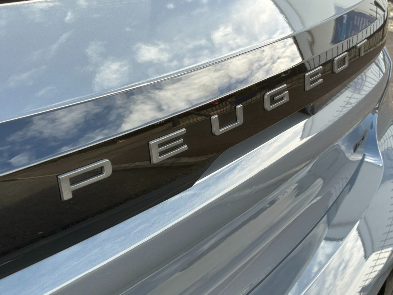2025 PEUGEOT 1.2 PureTech GT Hatchback 5dr Petrol Manual Euro 6 (s/s) (100 ps) - vehicle photo 22 for sale on PureCar