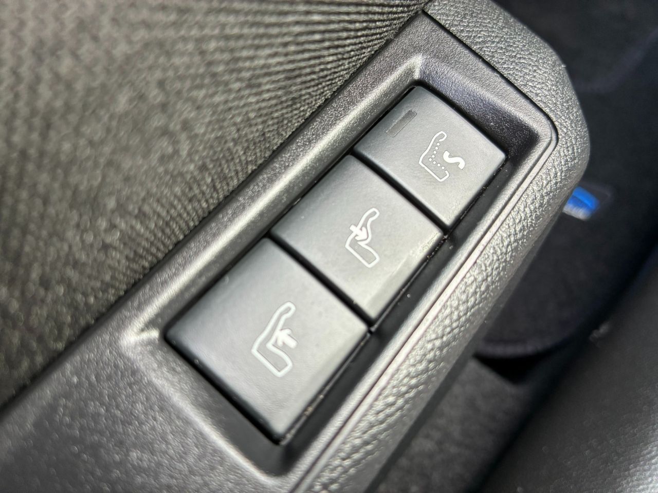 2025 PEUGEOT 1.2 PureTech GT Hatchback 5dr Petrol Manual Euro 6 (s/s) (100 ps) - vehicle photo 38 for sale on PureCar