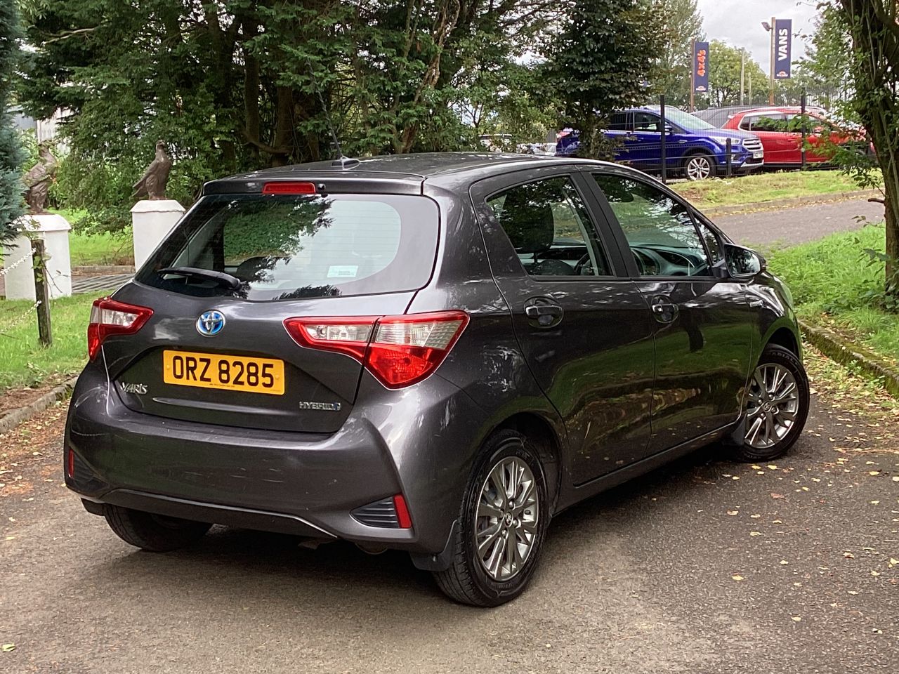2019 TOYOTA YARIS 1.5 VVT-h Icon Hatchback 5dr Petrol Hybrid E-CVT Euro 6 (s/s) (100 ps) - vehicle photo 4 for sale on PureCar