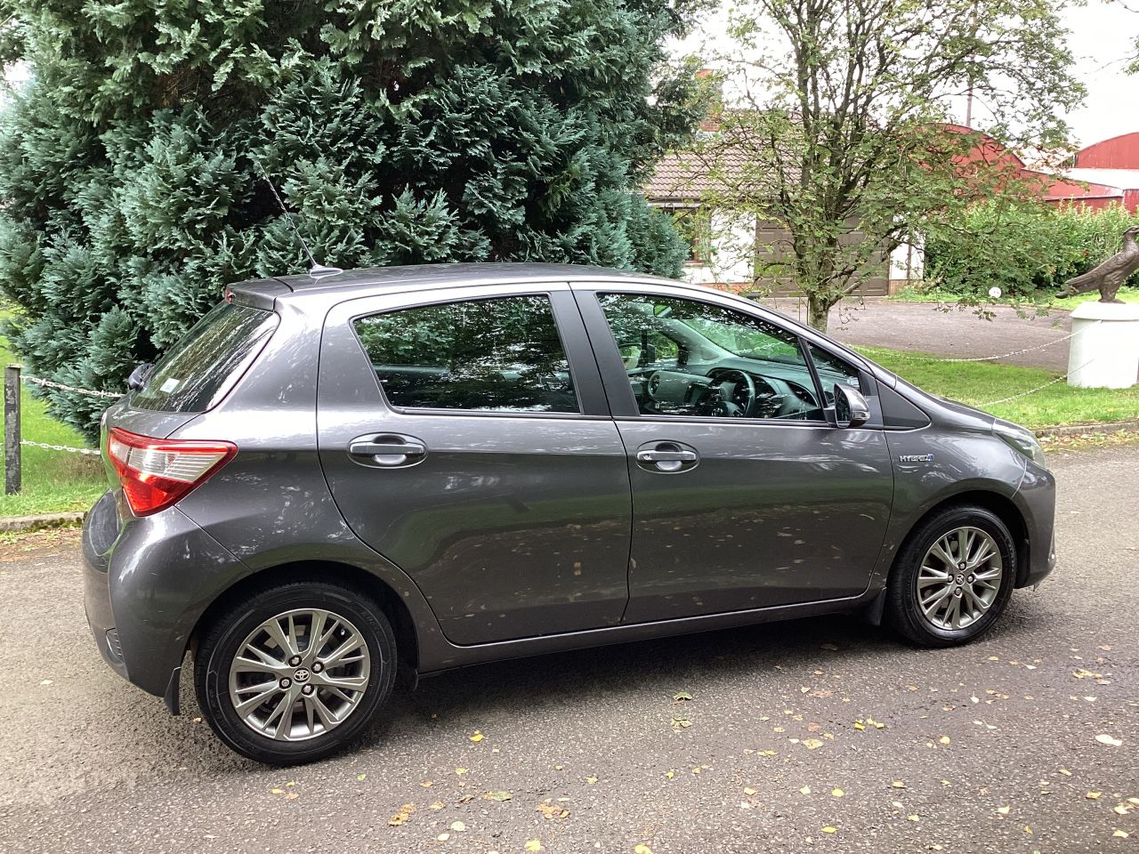 2019 TOYOTA YARIS 1.5 VVT-h Icon Hatchback 5dr Petrol Hybrid E-CVT Euro 6 (s/s) (100 ps) - vehicle photo 10 for sale on PureCar