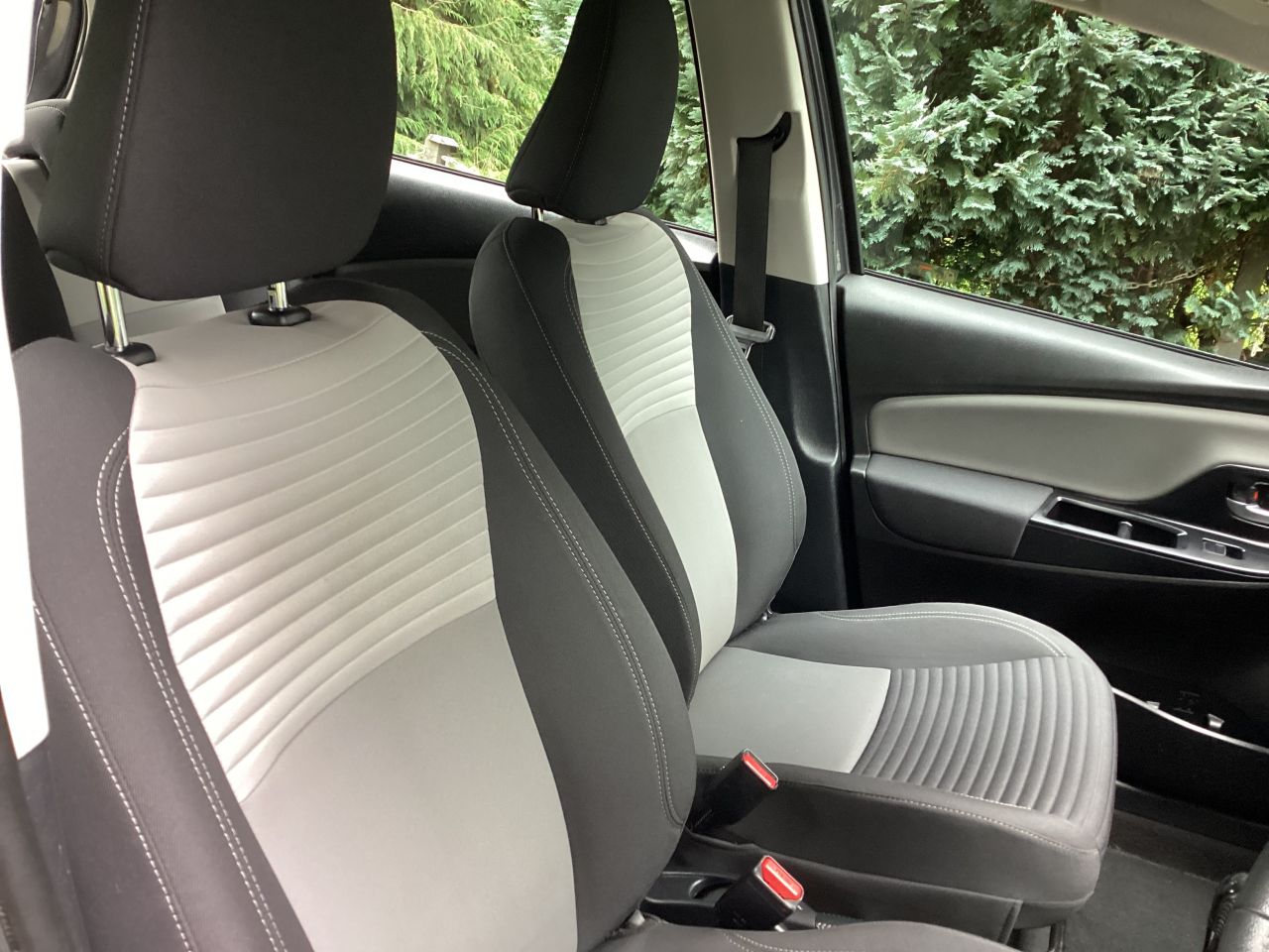 2019 TOYOTA YARIS 1.5 VVT-h Icon Hatchback 5dr Petrol Hybrid E-CVT Euro 6 (s/s) (100 ps) - vehicle photo 12 for sale on PureCar