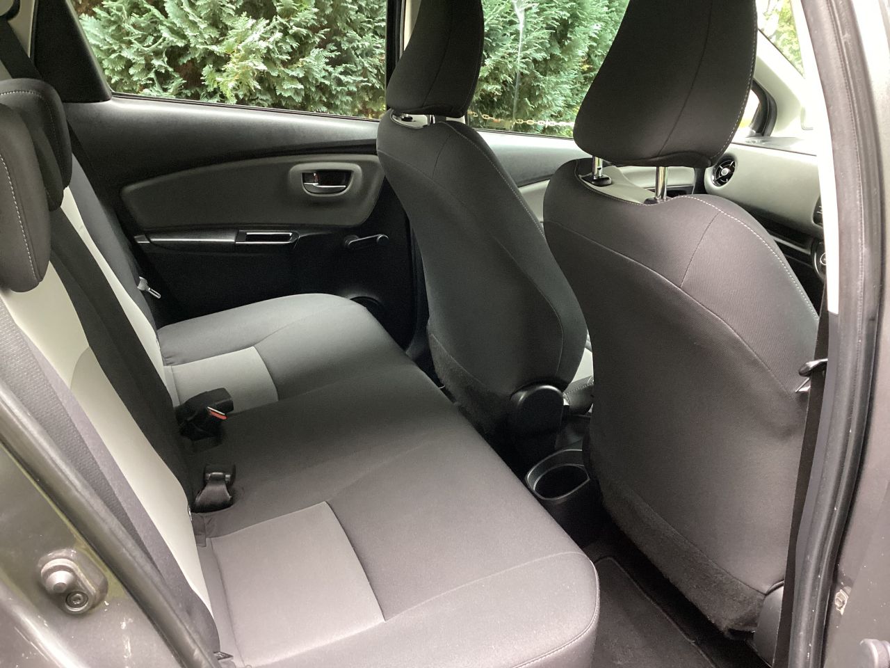 2019 TOYOTA YARIS 1.5 VVT-h Icon Hatchback 5dr Petrol Hybrid E-CVT Euro 6 (s/s) (100 ps) - vehicle photo 15 for sale on PureCar