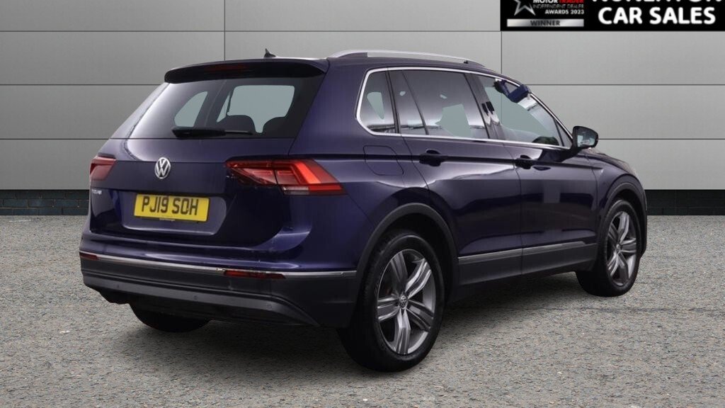 2019 Volkswagen Tiguan — image 2