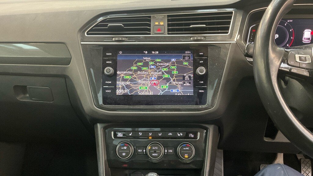 2019 Volkswagen Tiguan — image 9