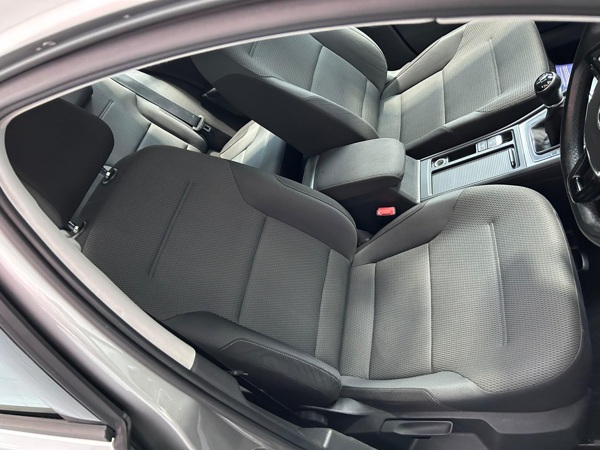 2015 VOLKSWAGEN GOLF 1.6 TDI BlueMotion Tech SE Euro 5 (s/s) 5dr - vehicle photo 17 for sale on PureCar