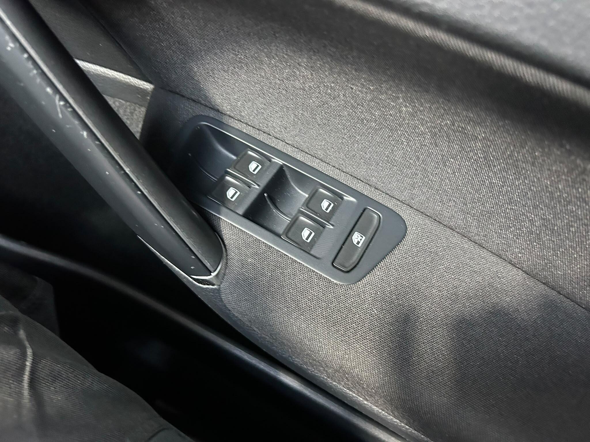 2015 VOLKSWAGEN GOLF 1.6 TDI BlueMotion Tech SE Euro 5 (s/s) 5dr - vehicle photo 35 for sale on PureCar