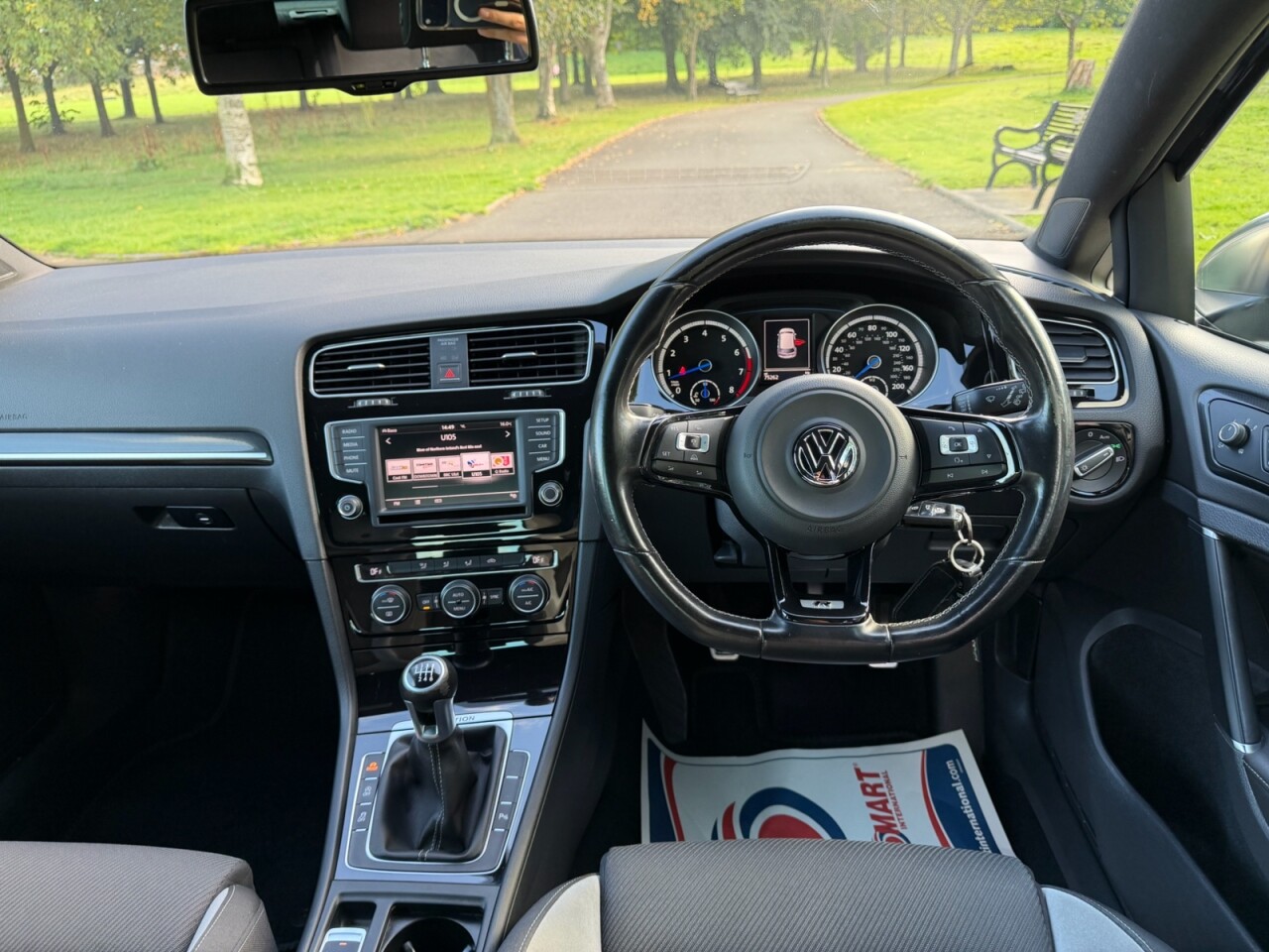 2016 VOLKSWAGEN GOLF 2.0 TSI BlueMotion Tech R Hatchback 5dr Petrol Manual 4Motion Euro 6 (s/s) - vehicle photo 9 for sale on PureCar