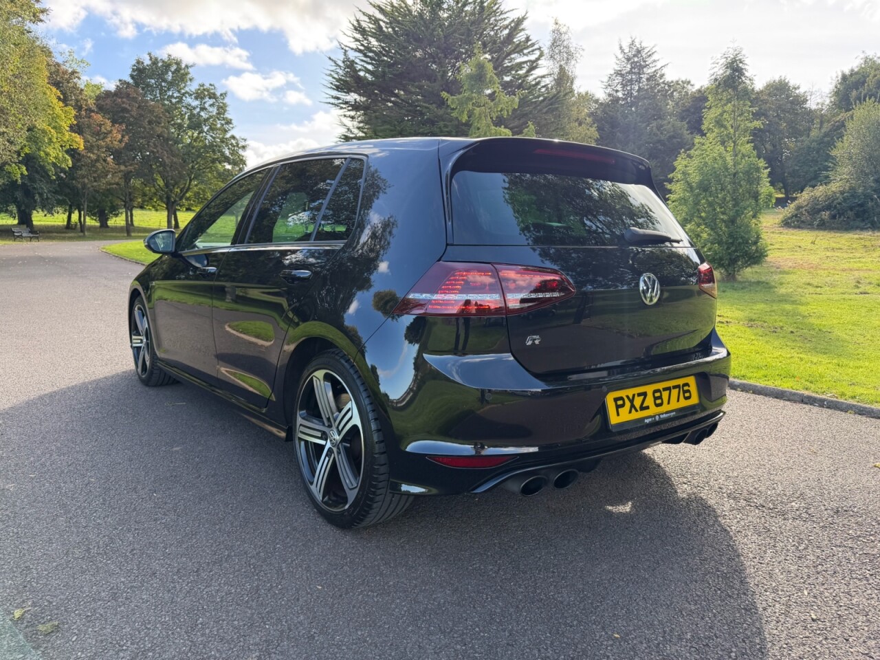 2016 VOLKSWAGEN GOLF 2.0 TSI BlueMotion Tech R Hatchback 5dr Petrol Manual 4Motion Euro 6 (s/s) - vehicle photo 10 for sale on PureCar