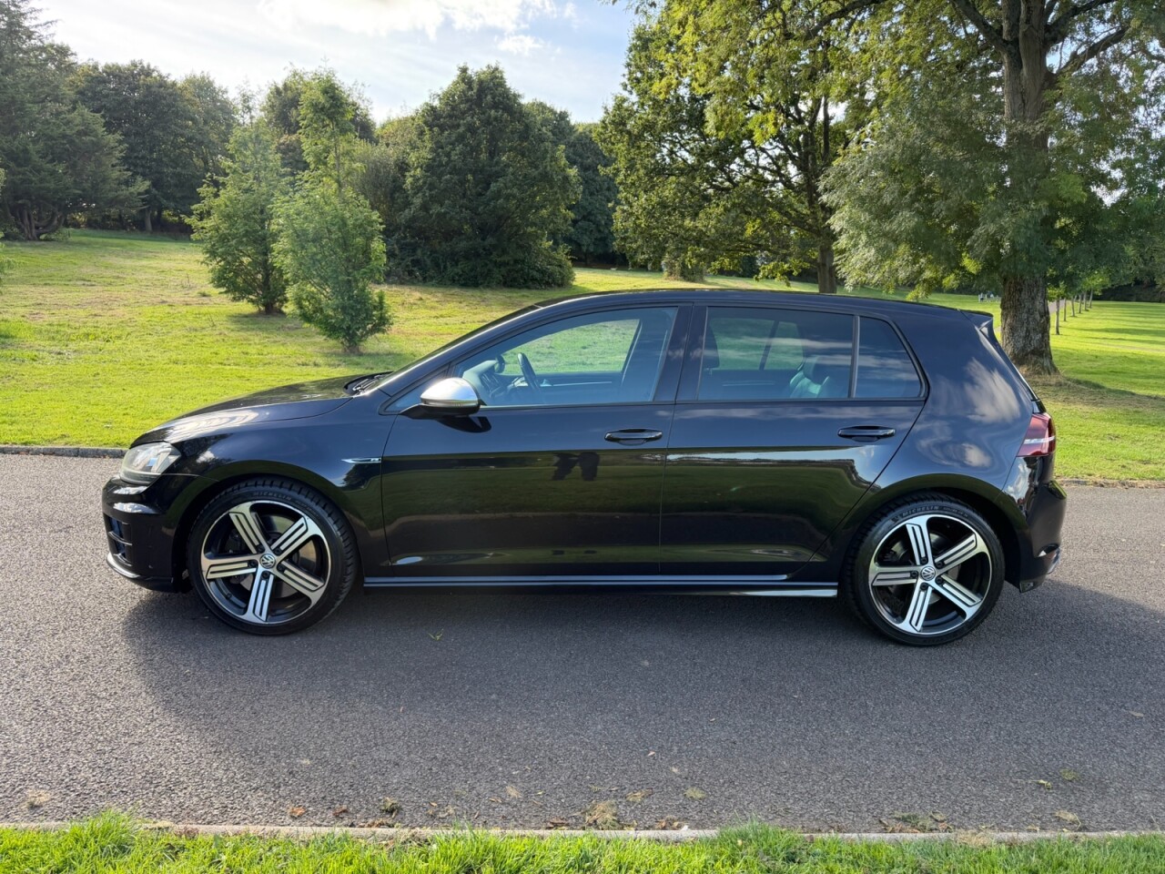 2016 VOLKSWAGEN GOLF 2.0 TSI BlueMotion Tech R Hatchback 5dr Petrol Manual 4Motion Euro 6 (s/s) - vehicle photo 15 for sale on PureCar