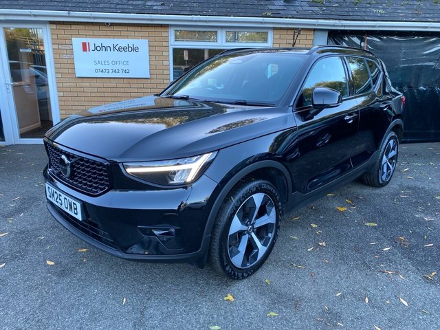 2025 Volvo XC40