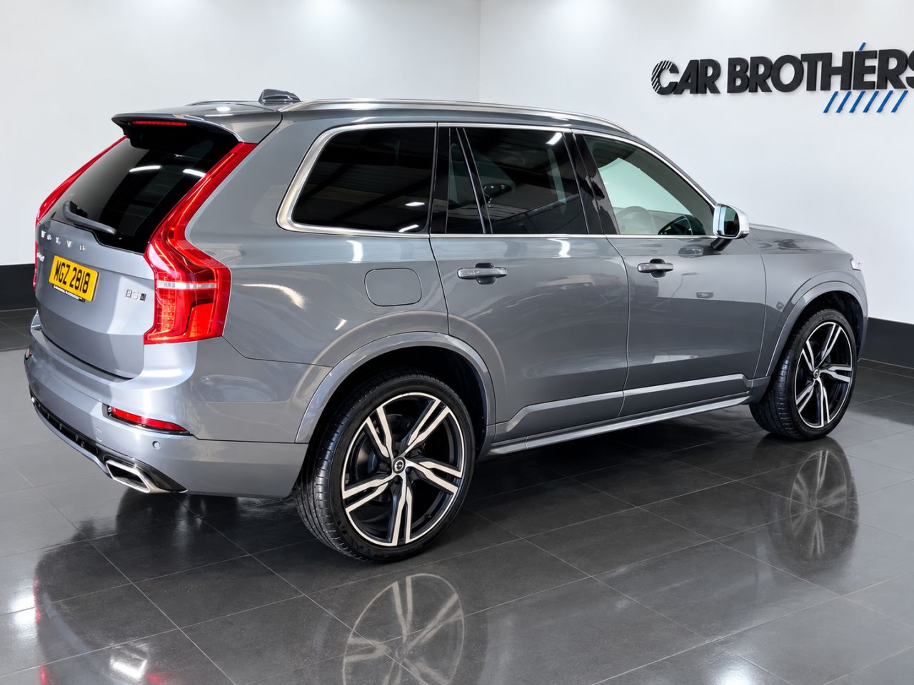 2019 VOLVO XC90 2.0 D5 PowerPulse R-Design Pro SUV 5dr Diesel Auto 4WD Euro 6 (s/s) (235 ps - vehicle photo 6 for sale on PureCar