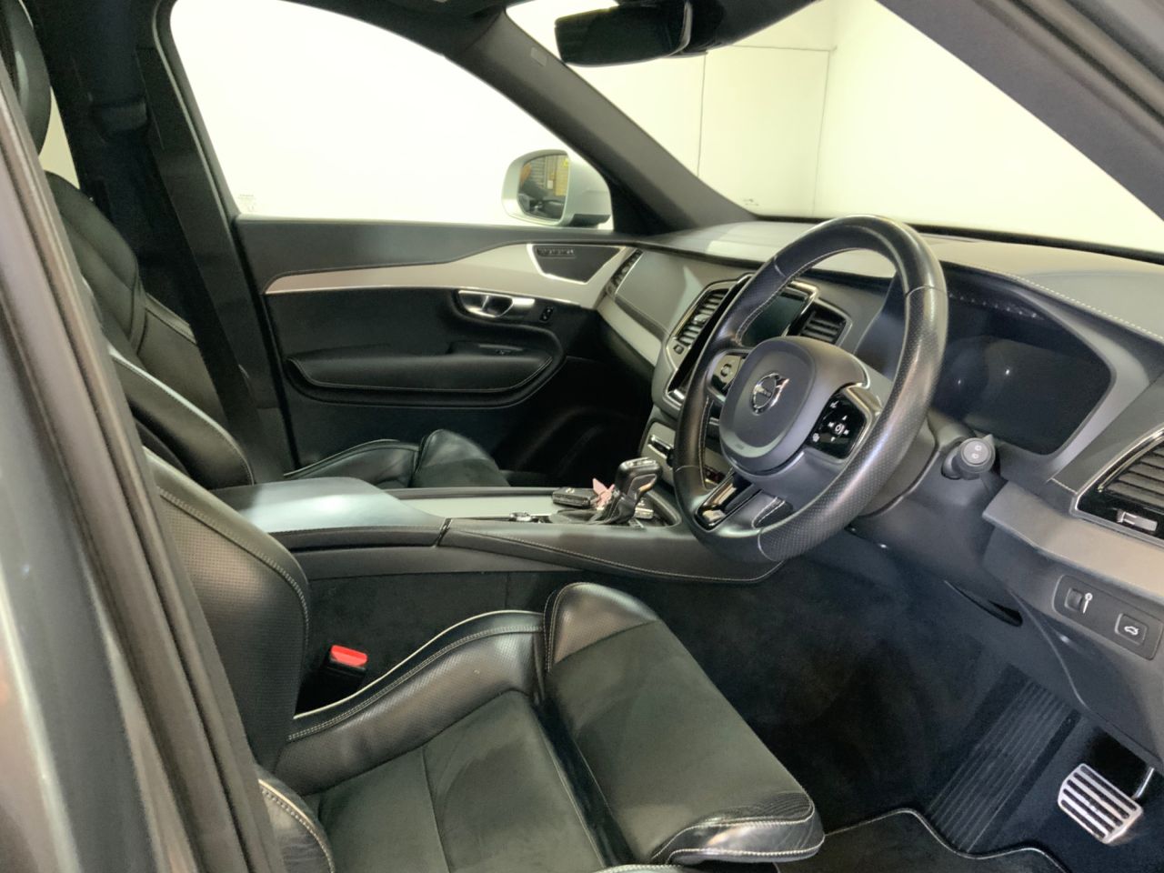 2019 VOLVO XC90 2.0 D5 PowerPulse R-Design Pro SUV 5dr Diesel Auto 4WD Euro 6 (s/s) (235 ps - vehicle photo 24 for sale on PureCar
