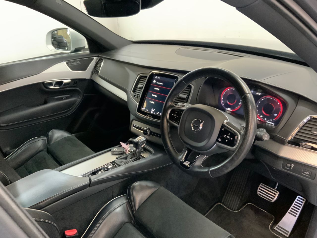 2019 VOLVO XC90 2.0 D5 PowerPulse R-Design Pro SUV 5dr Diesel Auto 4WD Euro 6 (s/s) (235 ps - vehicle photo 25 for sale on PureCar