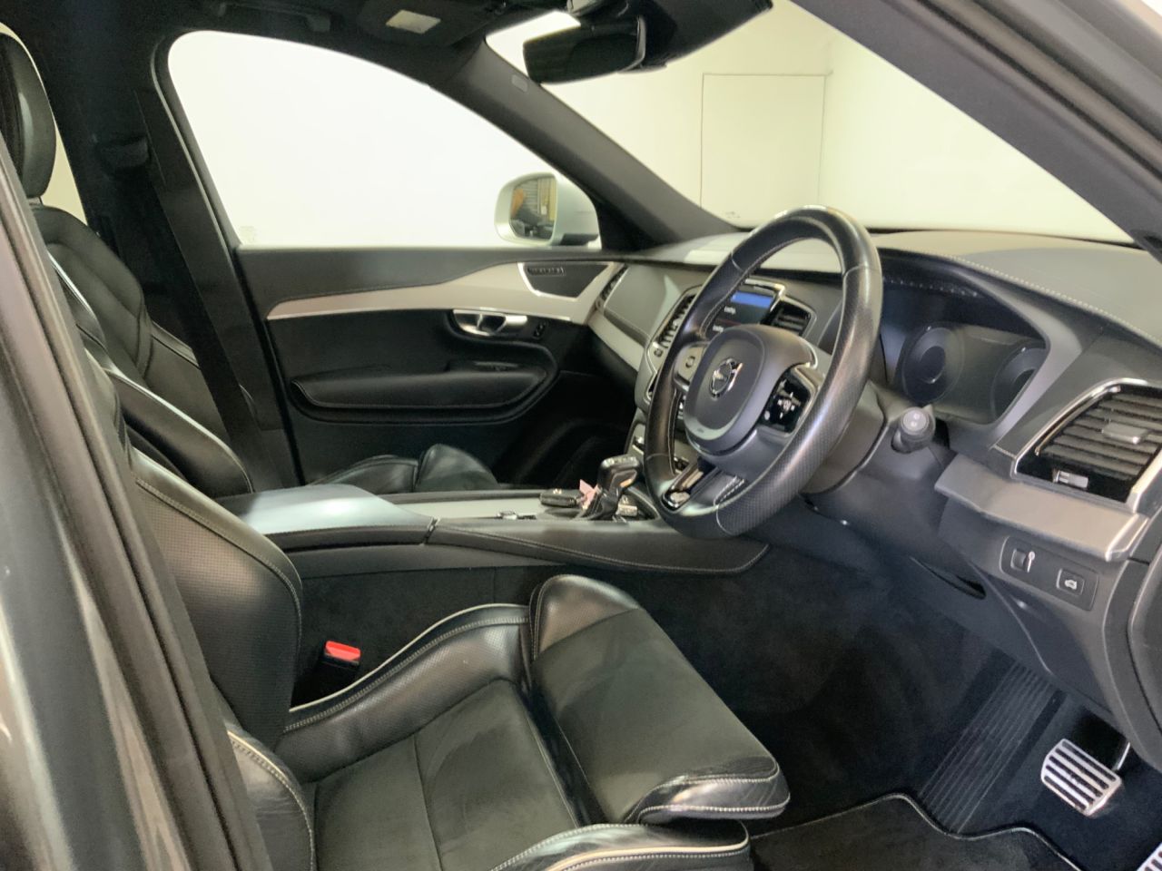 2019 VOLVO XC90 2.0 D5 PowerPulse R-Design Pro SUV 5dr Diesel Auto 4WD Euro 6 (s/s) (235 ps - vehicle photo 29 for sale on PureCar