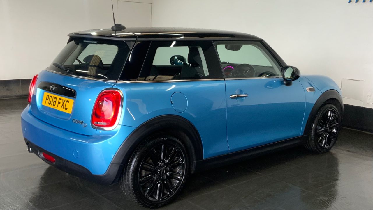 2018 MINI HATCH 1.5 Cooper D Hatchback 3dr Diesel Manual Euro 6 (s/s) (116 ps) - vehicle photo 9 for sale on PureCar