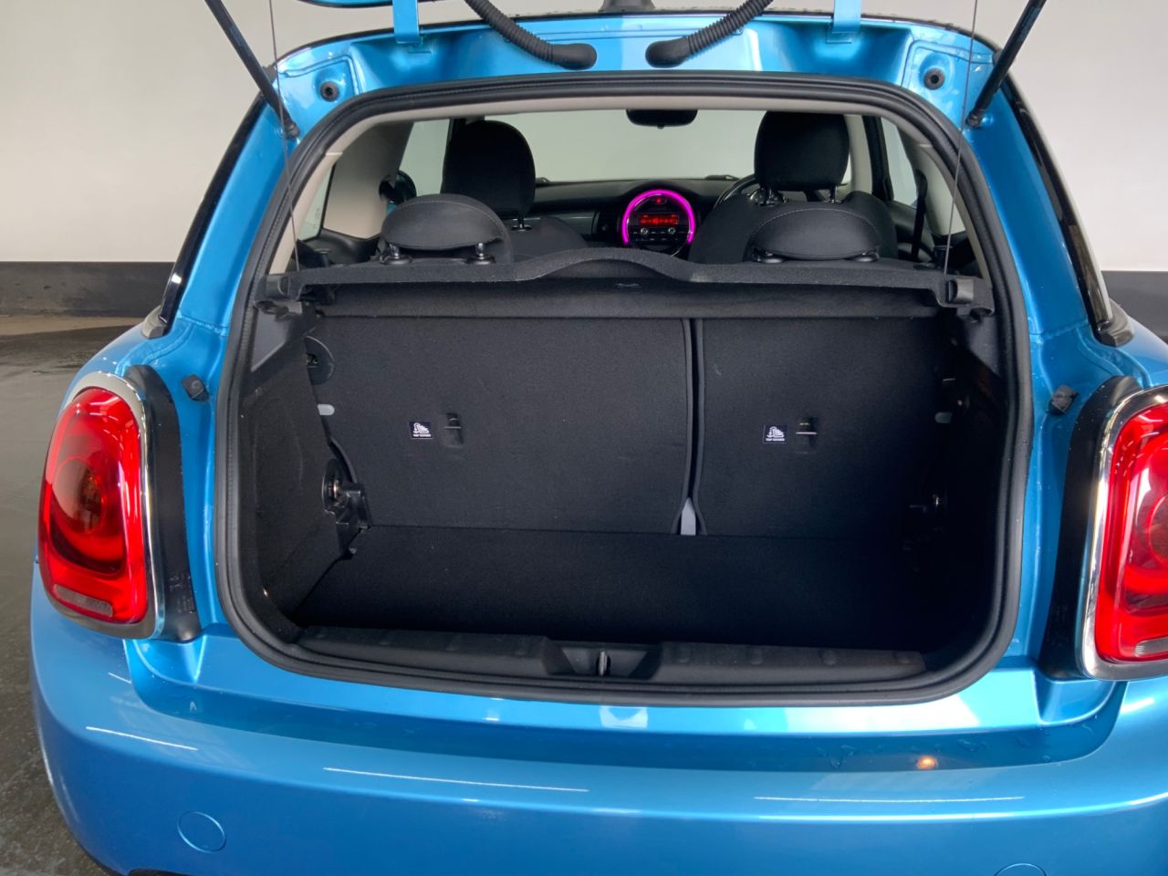 2018 MINI HATCH 1.5 Cooper D Hatchback 3dr Diesel Manual Euro 6 (s/s) (116 ps) - vehicle photo 13 for sale on PureCar