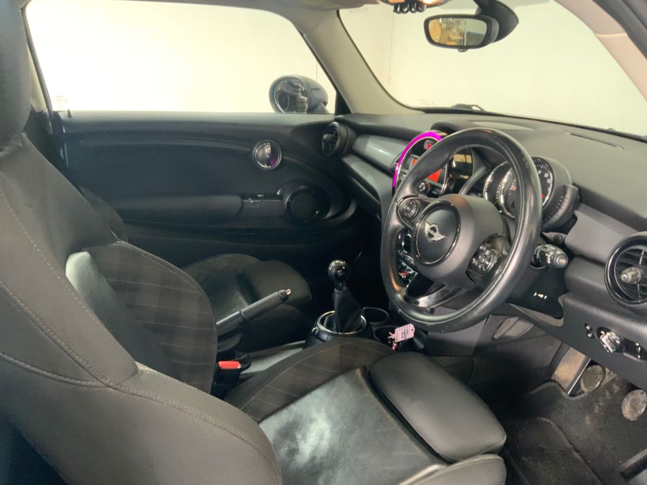 2018 MINI HATCH 1.5 Cooper D Hatchback 3dr Diesel Manual Euro 6 (s/s) (116 ps) - vehicle photo 18 for sale on PureCar