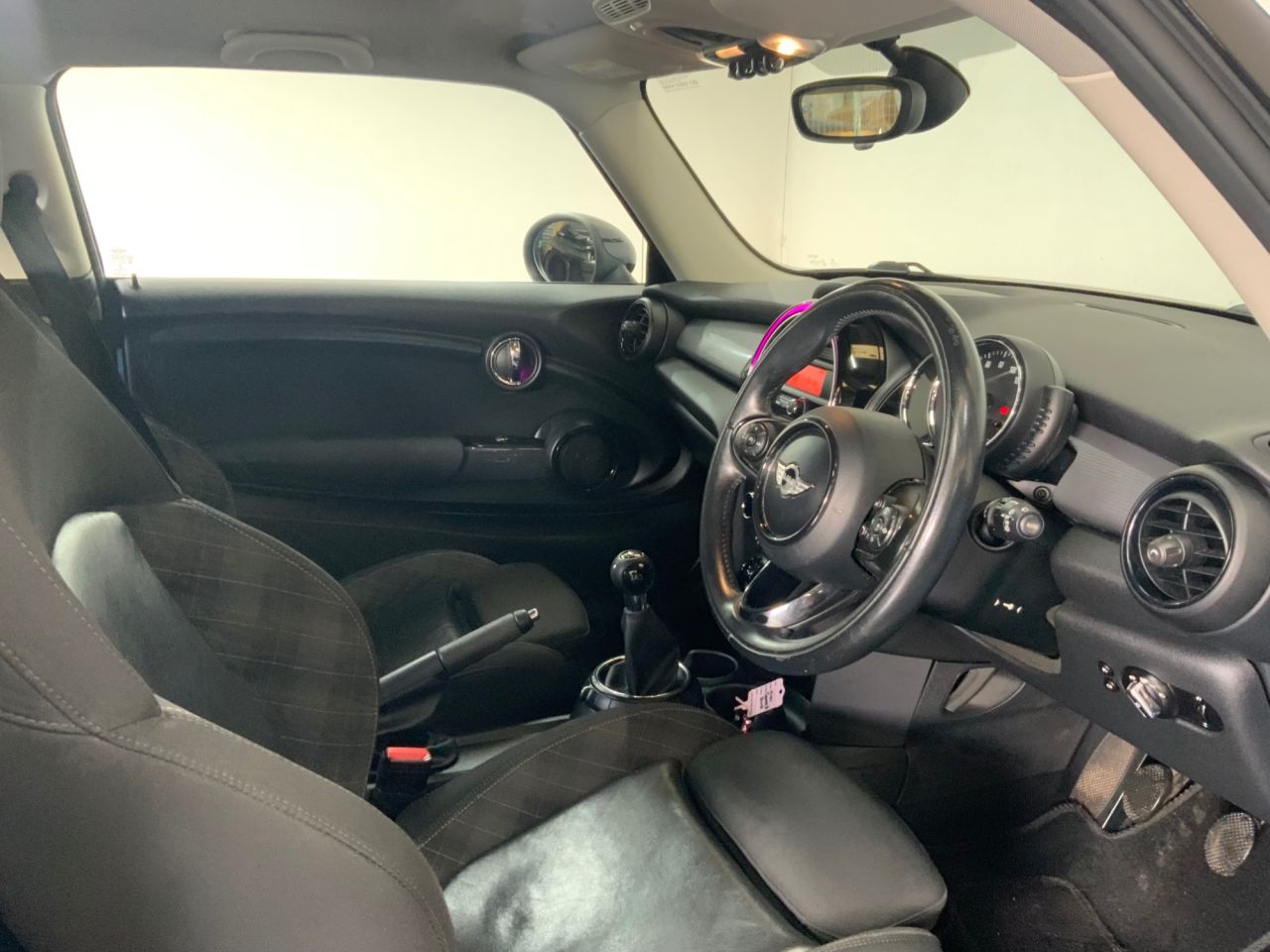 2018 MINI HATCH 1.5 Cooper D Hatchback 3dr Diesel Manual Euro 6 (s/s) (116 ps) - vehicle photo 19 for sale on PureCar