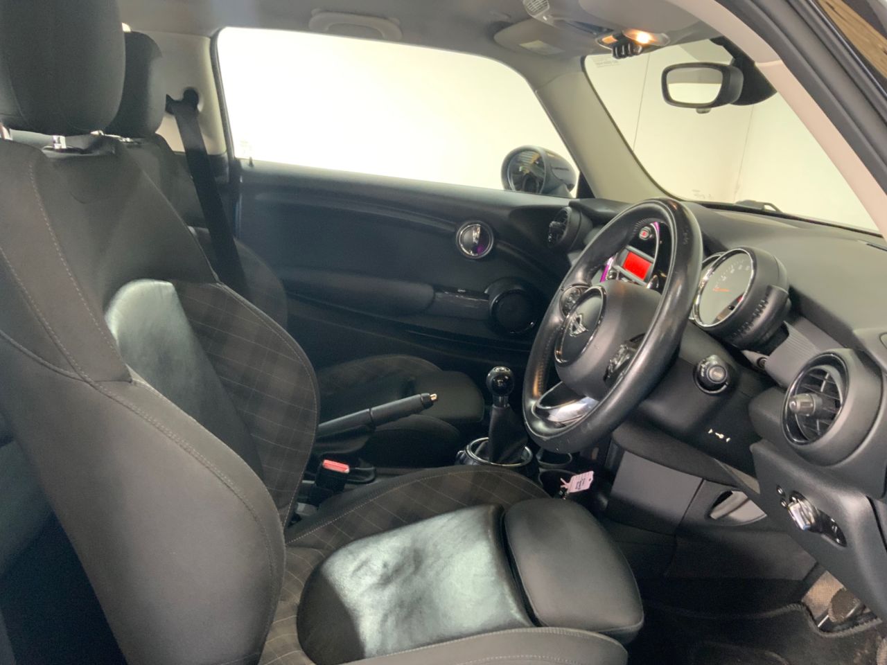 2018 MINI HATCH 1.5 Cooper D Hatchback 3dr Diesel Manual Euro 6 (s/s) (116 ps) - vehicle photo 20 for sale on PureCar
