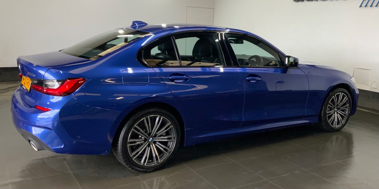 2020 BMW 3 SERIES 2.0 330e 12kWh M Sport Saloon 4dr Petrol Plug-in Hybrid Auto Euro 6 (s/s) ( - vehicle photo 9 for sale on PureCar