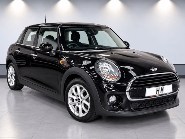 2017 MINI HATCH