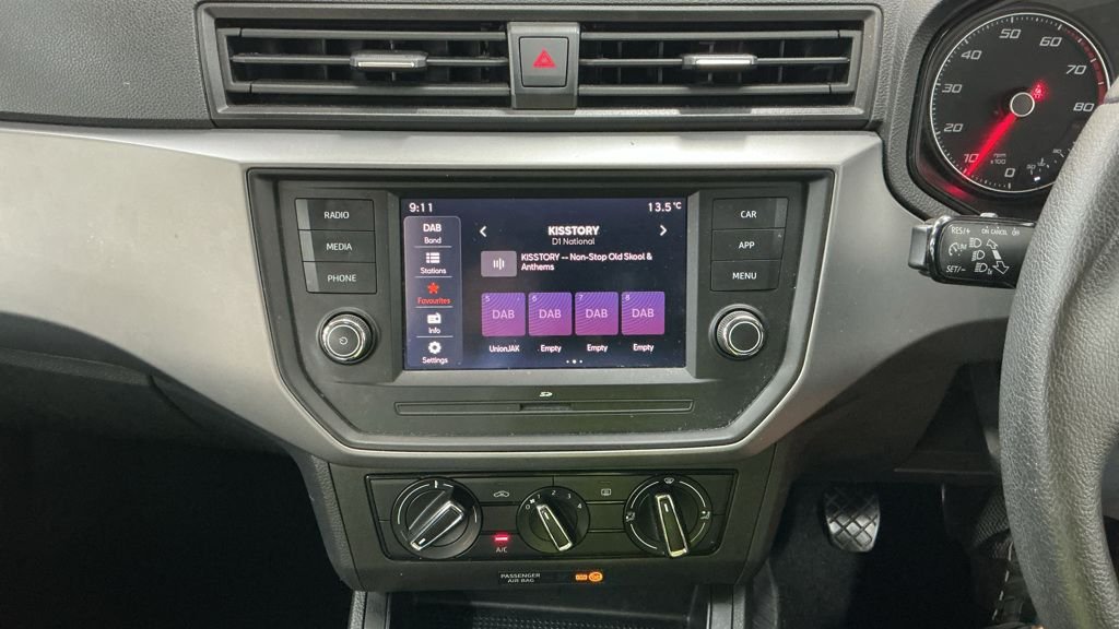 2021 SEAT Ibiza — image 2