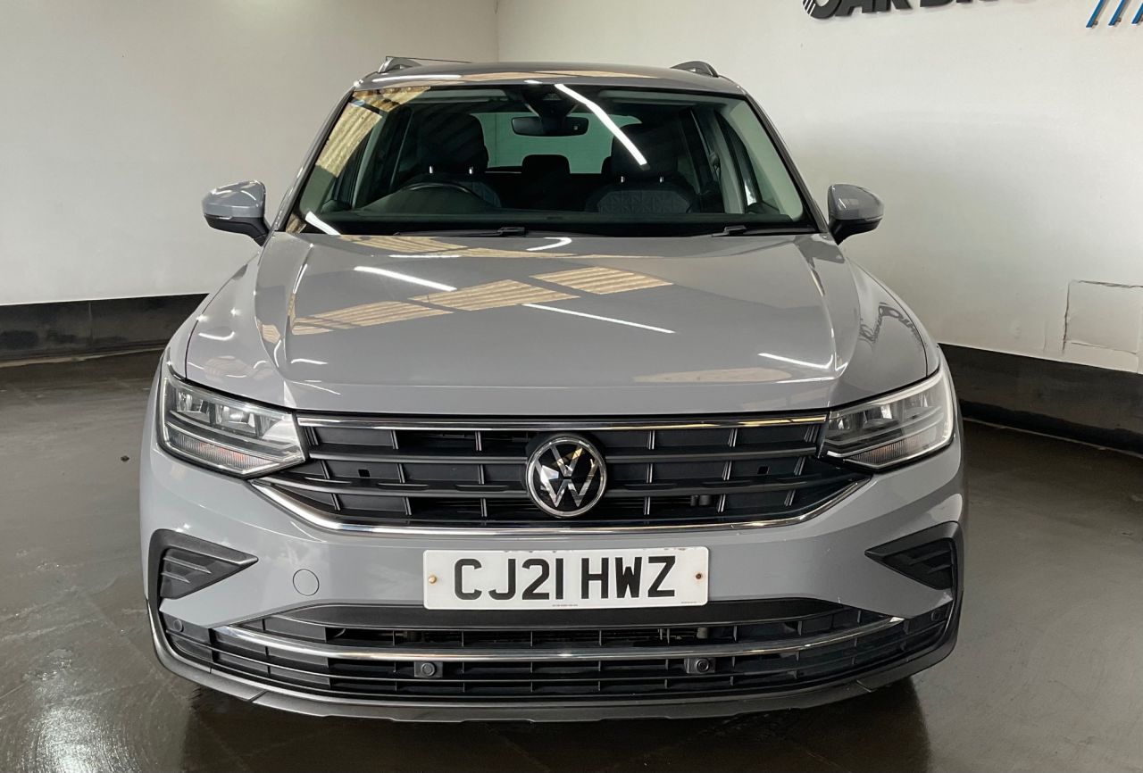 2021 VOLKSWAGEN TIGUAN 1.5 TSI Life SUV 5dr Petrol Manual Euro 6 (s/s) (130 ps) - vehicle photo 3 for sale on PureCar