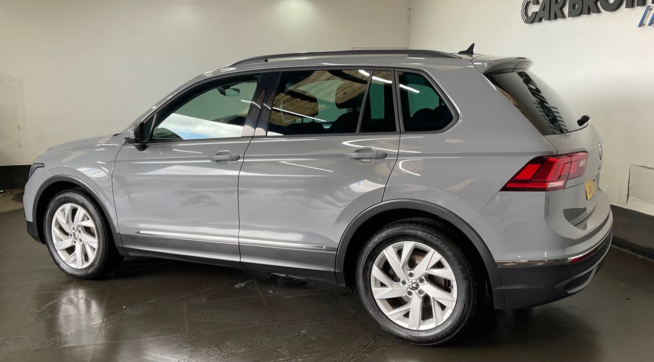 2021 VOLKSWAGEN TIGUAN 1.5 TSI Life SUV 5dr Petrol Manual Euro 6 (s/s) (130 ps) - vehicle photo 6 for sale on PureCar