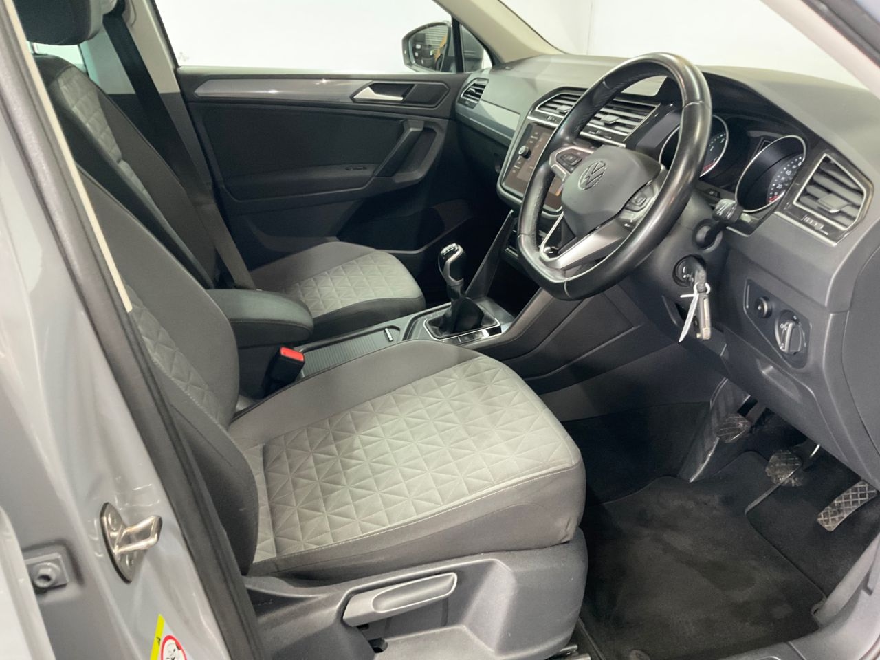 2021 VOLKSWAGEN TIGUAN 1.5 TSI Life SUV 5dr Petrol Manual Euro 6 (s/s) (130 ps) - vehicle photo 17 for sale on PureCar
