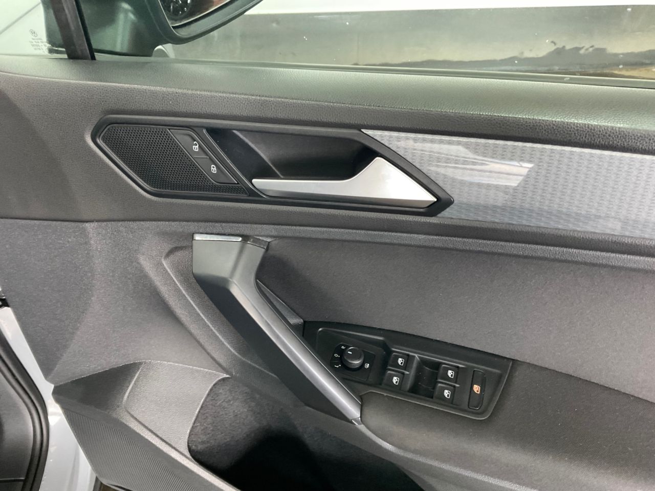 2021 VOLKSWAGEN TIGUAN 1.5 TSI Life SUV 5dr Petrol Manual Euro 6 (s/s) (130 ps) - vehicle photo 18 for sale on PureCar