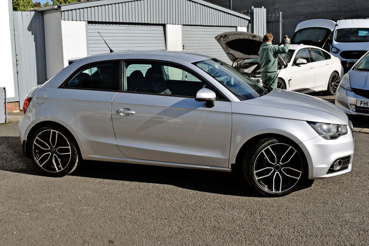 2012 AUDI A1 1.4 TFSI Sport Hatchback 3dr Petrol Manual Euro 5 (s/s) (122 ps) Good Servi - vehicle photo 4 for sale on PureCar