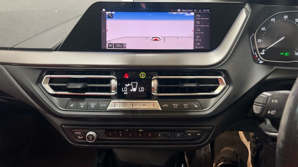 2021 BMW 1 Series — image 1