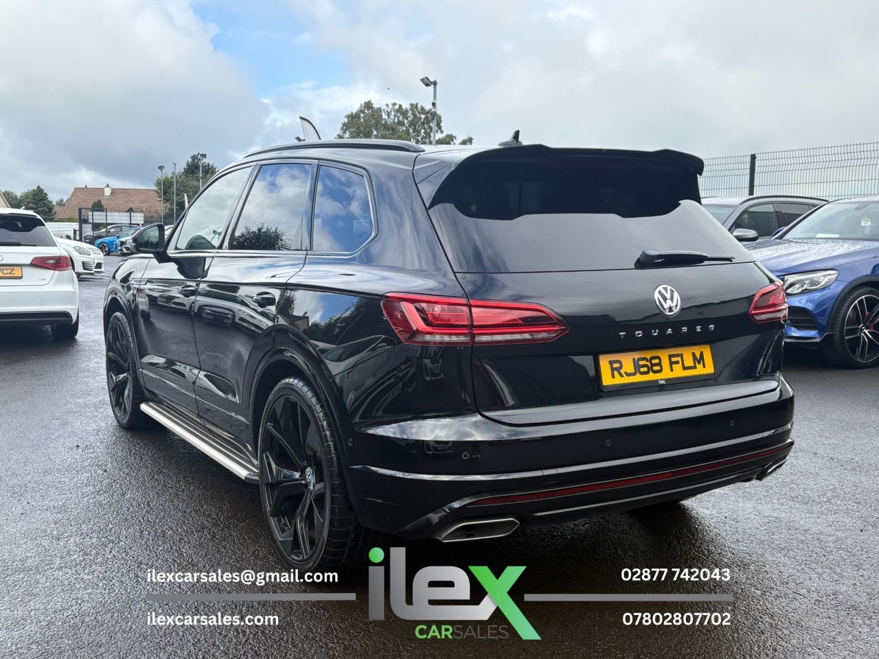 2018 VOLKSWAGEN TOUAREG 3.0 TDI V6 R-Line Tech SUV 5dr Diesel Tiptronic 4Motion Euro 6 (s/s) (286 p - vehicle photo 6 for sale on PureCar