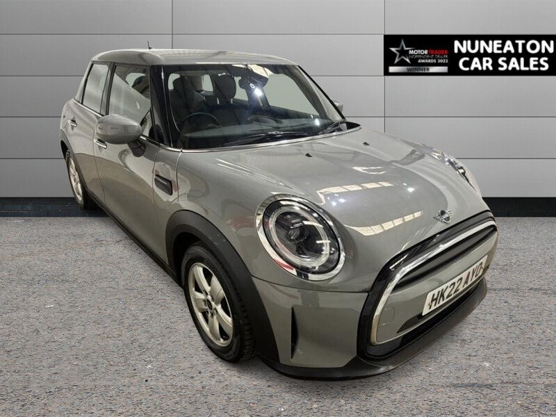 2022 MINI Hatch — image 1