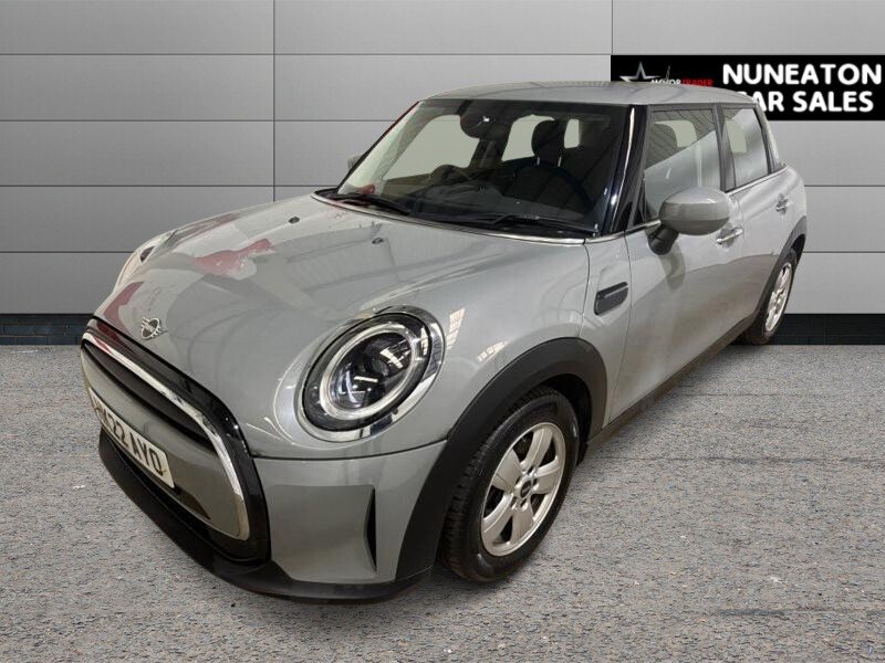 2022 MINI Hatch — image 3