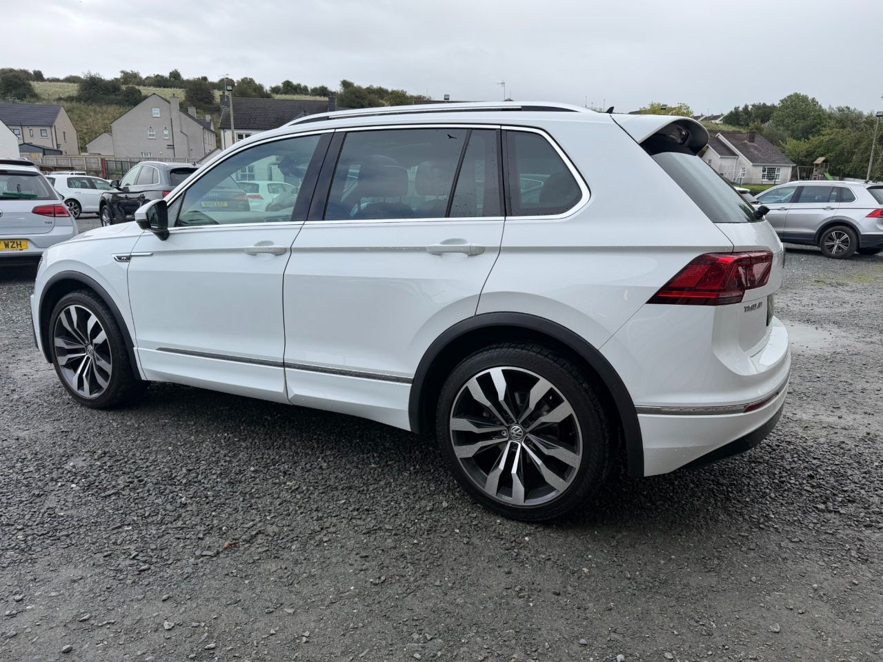 2018 VOLKSWAGEN TIGUAN 2.0 TDI R-Line SUV 5dr Diesel Manual 4Motion Euro 6 (s/s) (150 ps) - vehicle photo 7 for sale on PureCar