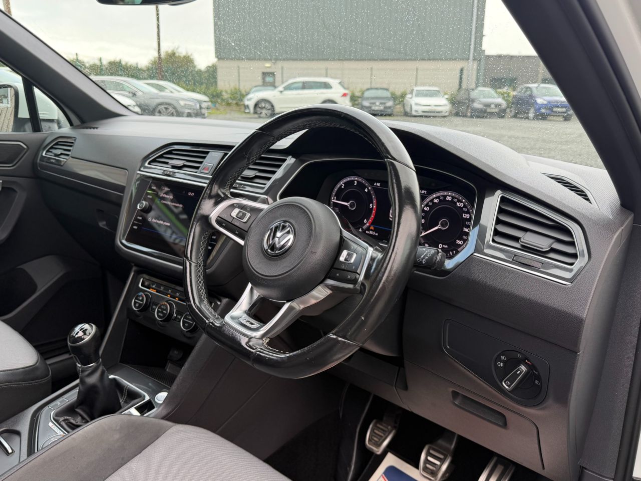 2018 VOLKSWAGEN TIGUAN 2.0 TDI R-Line SUV 5dr Diesel Manual 4Motion Euro 6 (s/s) (150 ps) - vehicle photo 11 for sale on PureCar