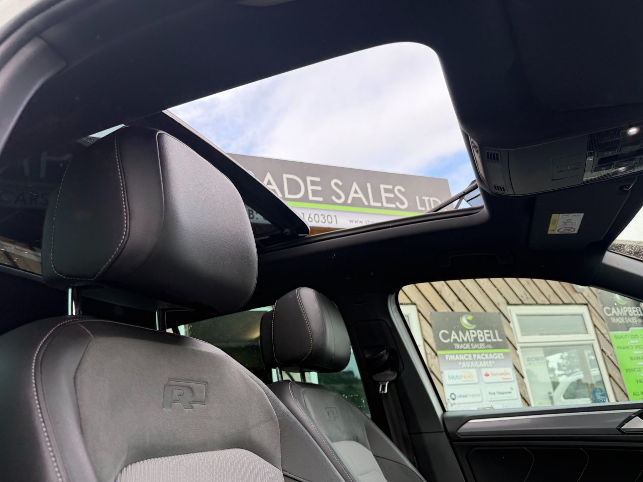 2018 VOLKSWAGEN TIGUAN 2.0 TDI R-Line SUV 5dr Diesel Manual 4Motion Euro 6 (s/s) (150 ps) - vehicle photo 12 for sale on PureCar