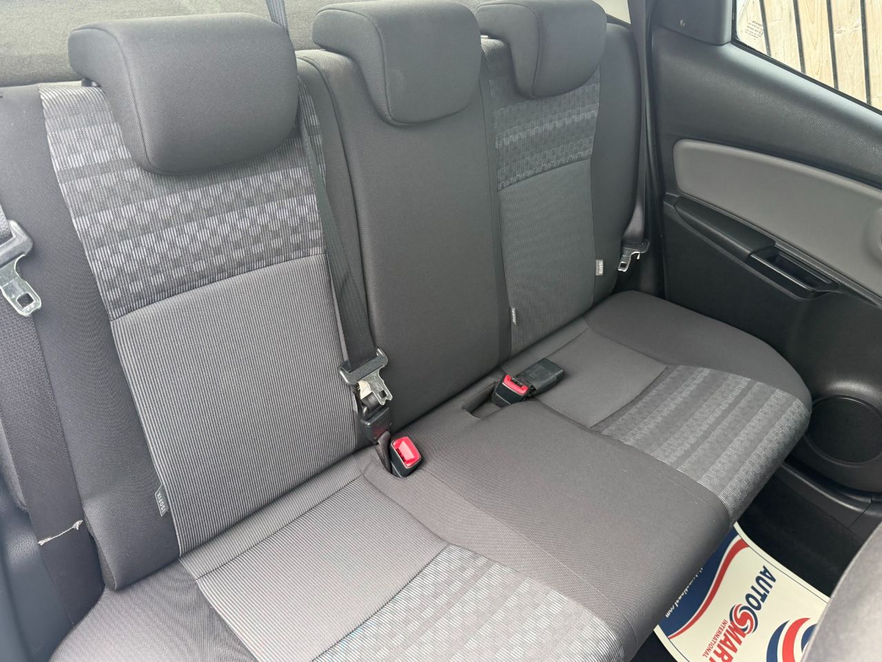 2017 TOYOTA YARIS 1.33 Dual VVT-i Icon Hatchback 5dr Petrol Multidrive S Euro 6 (99 ps) - vehicle photo 7 for sale on PureCar