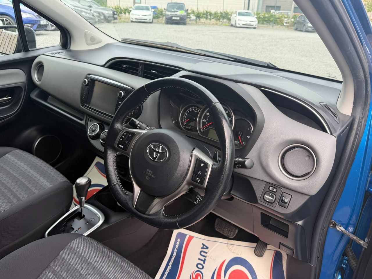 2017 TOYOTA YARIS 1.33 Dual VVT-i Icon Hatchback 5dr Petrol Multidrive S Euro 6 (99 ps) - vehicle photo 9 for sale on PureCar
