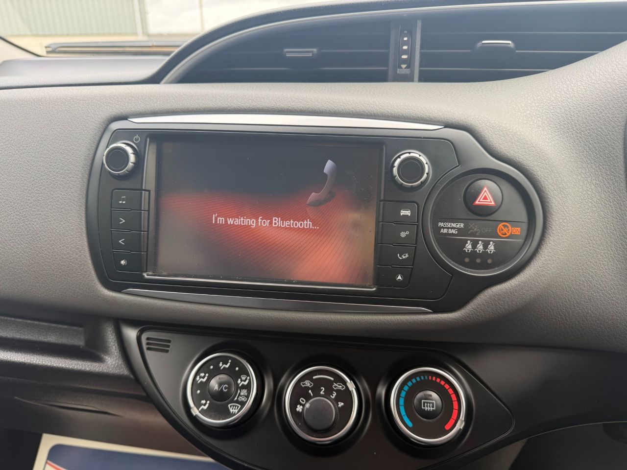 2017 TOYOTA YARIS 1.33 Dual VVT-i Icon Hatchback 5dr Petrol Multidrive S Euro 6 (99 ps) - vehicle photo 13 for sale on PureCar