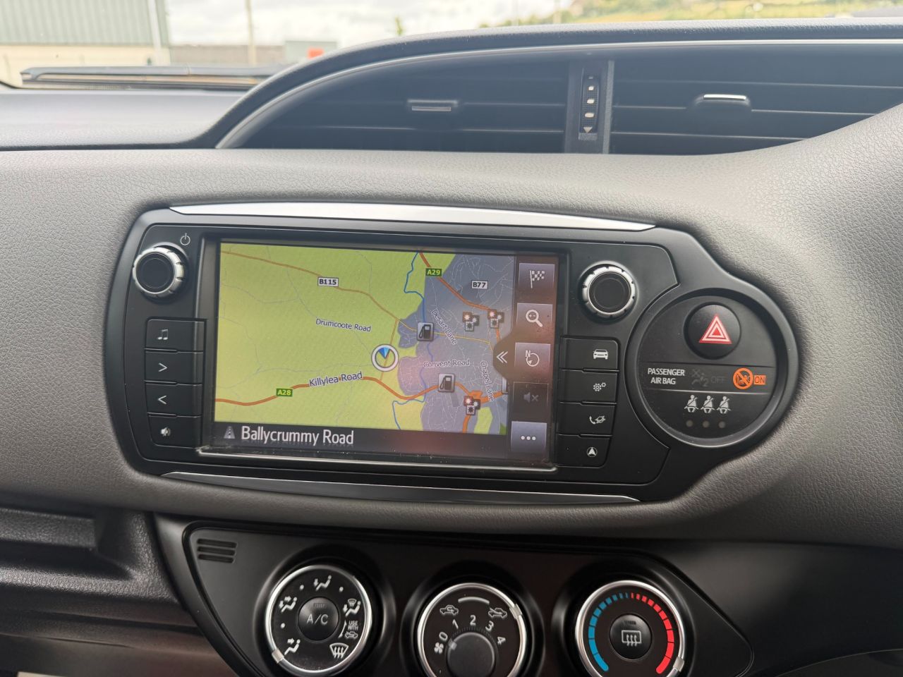 2017 TOYOTA YARIS 1.33 Dual VVT-i Icon Hatchback 5dr Petrol Multidrive S Euro 6 (99 ps) - vehicle photo 14 for sale on PureCar