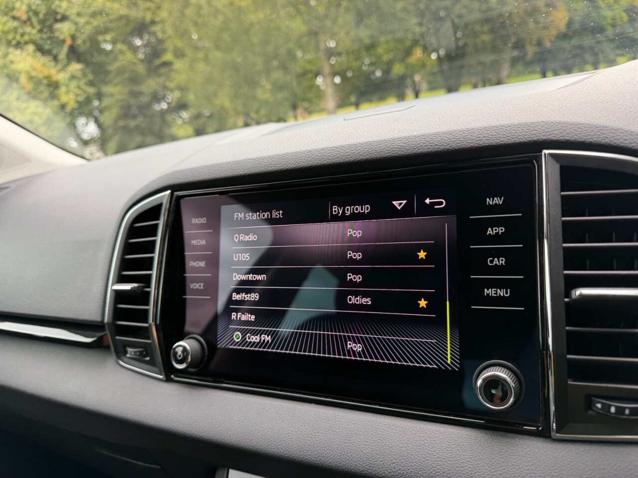 2020 SKODA KAROQ 1.6 TDI SE L SUV 5dr Diesel Manual Euro 6 (s/s) (115 ps) - vehicle photo 18 for sale on PureCar
