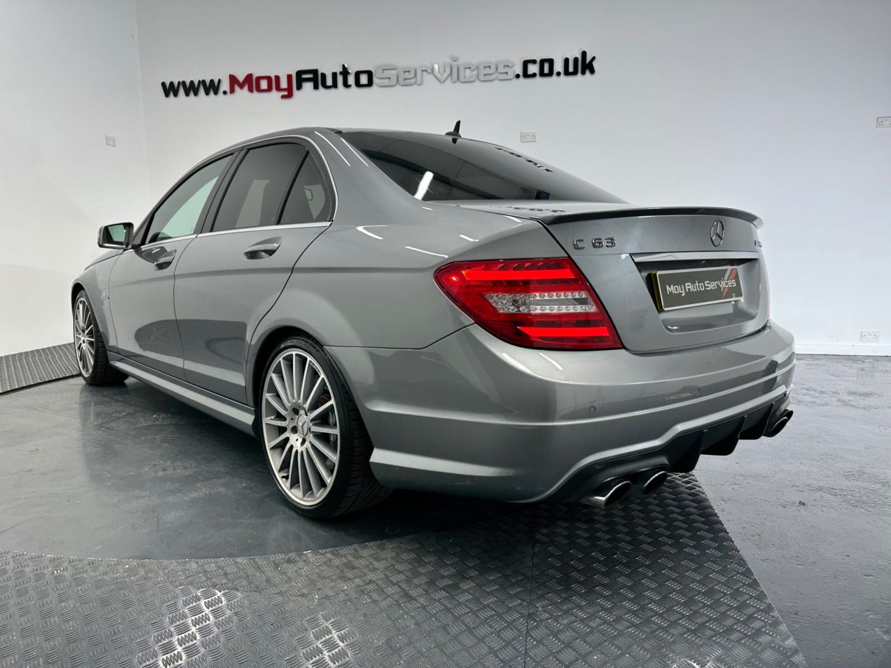 2011 MERCEDES C CLASS 6.3 C63 V8 AMG Edition 125 Saloon 4dr Petrol SpdS MCT Euro 5 (457 ps) - vehicle photo 4 for sale on PureCar